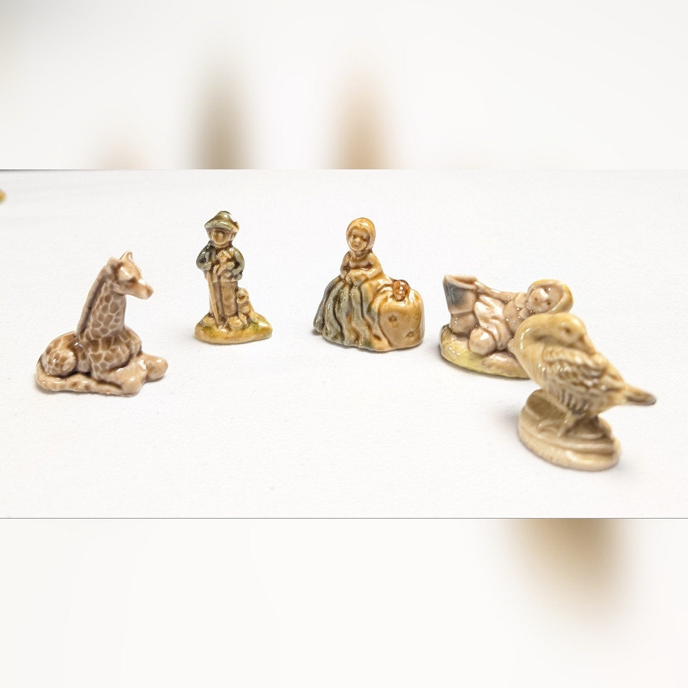 Vintage Red Rose Wade Tea Figurines